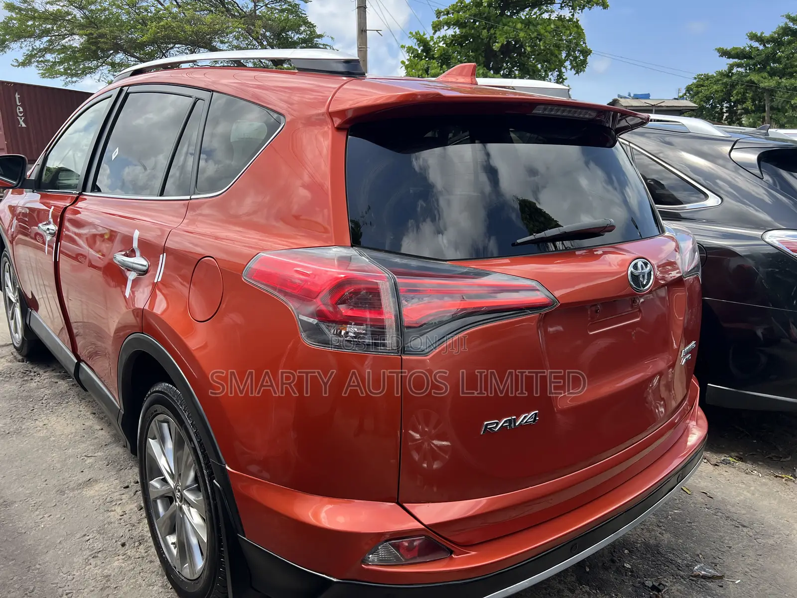 Toyota RAV4 Limited 4dr SUV AWD (2.5L 4cyl 6A) 2018 Orange