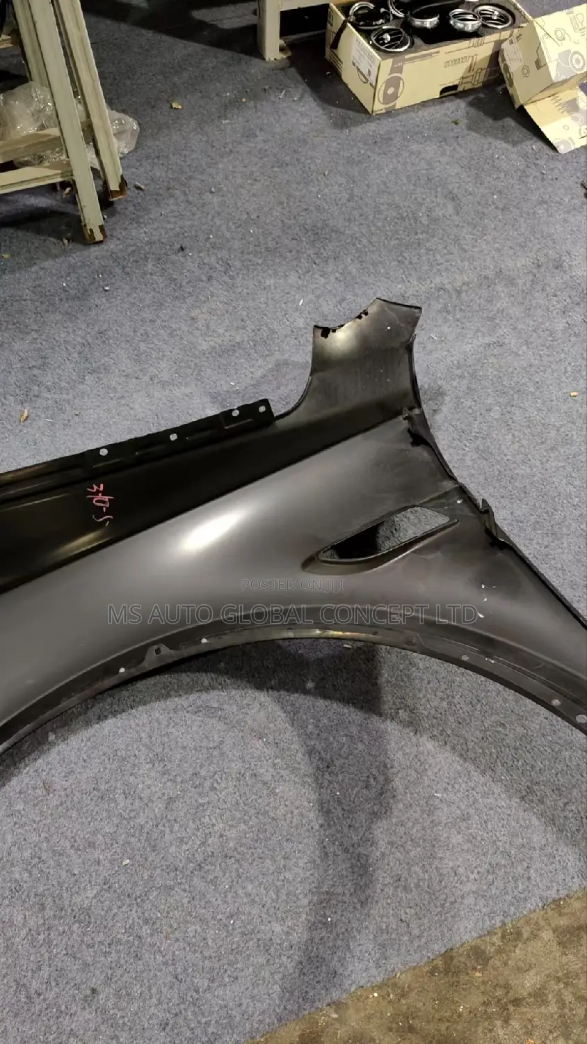 Bentley Bentyaga Fender