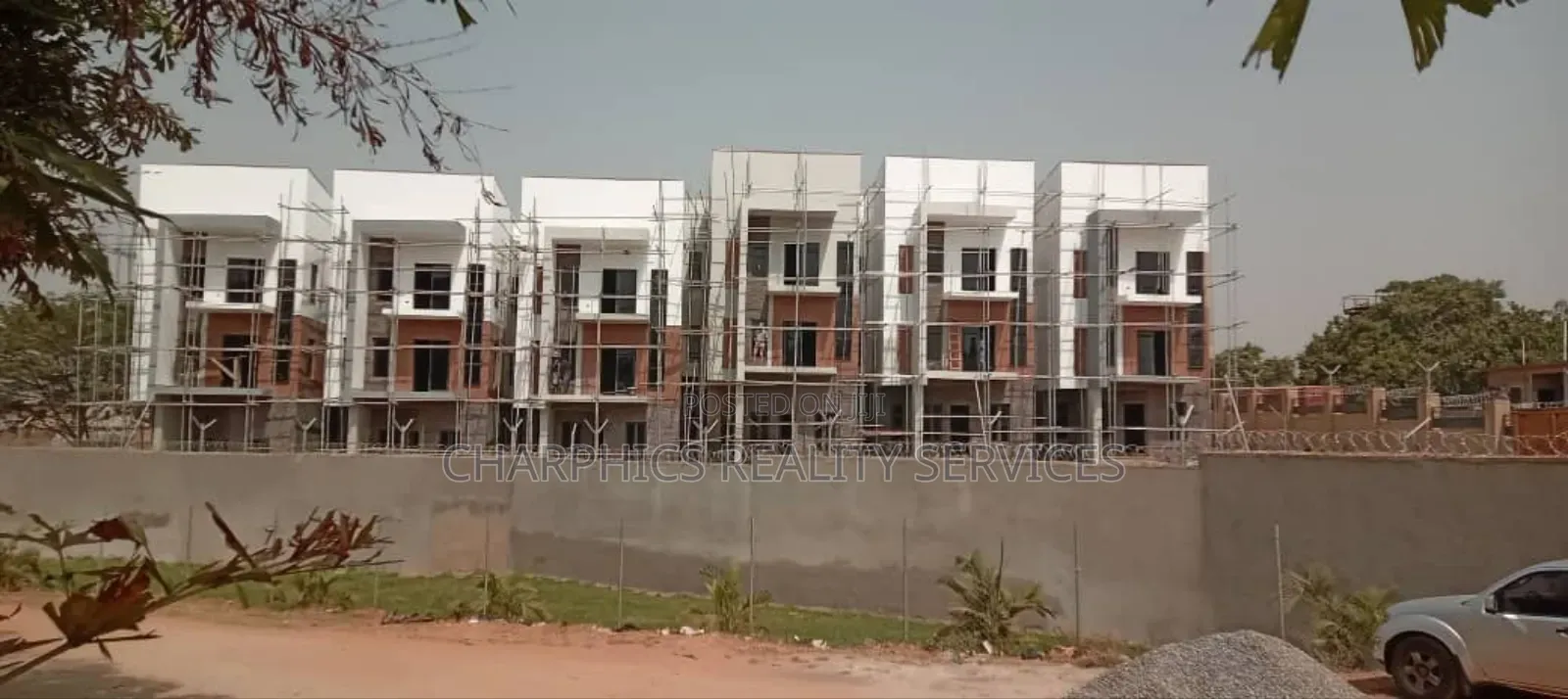 4bdrm Duplex in Life Camp for sale