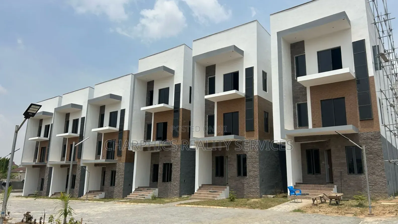 4bdrm Duplex in Life Camp for sale