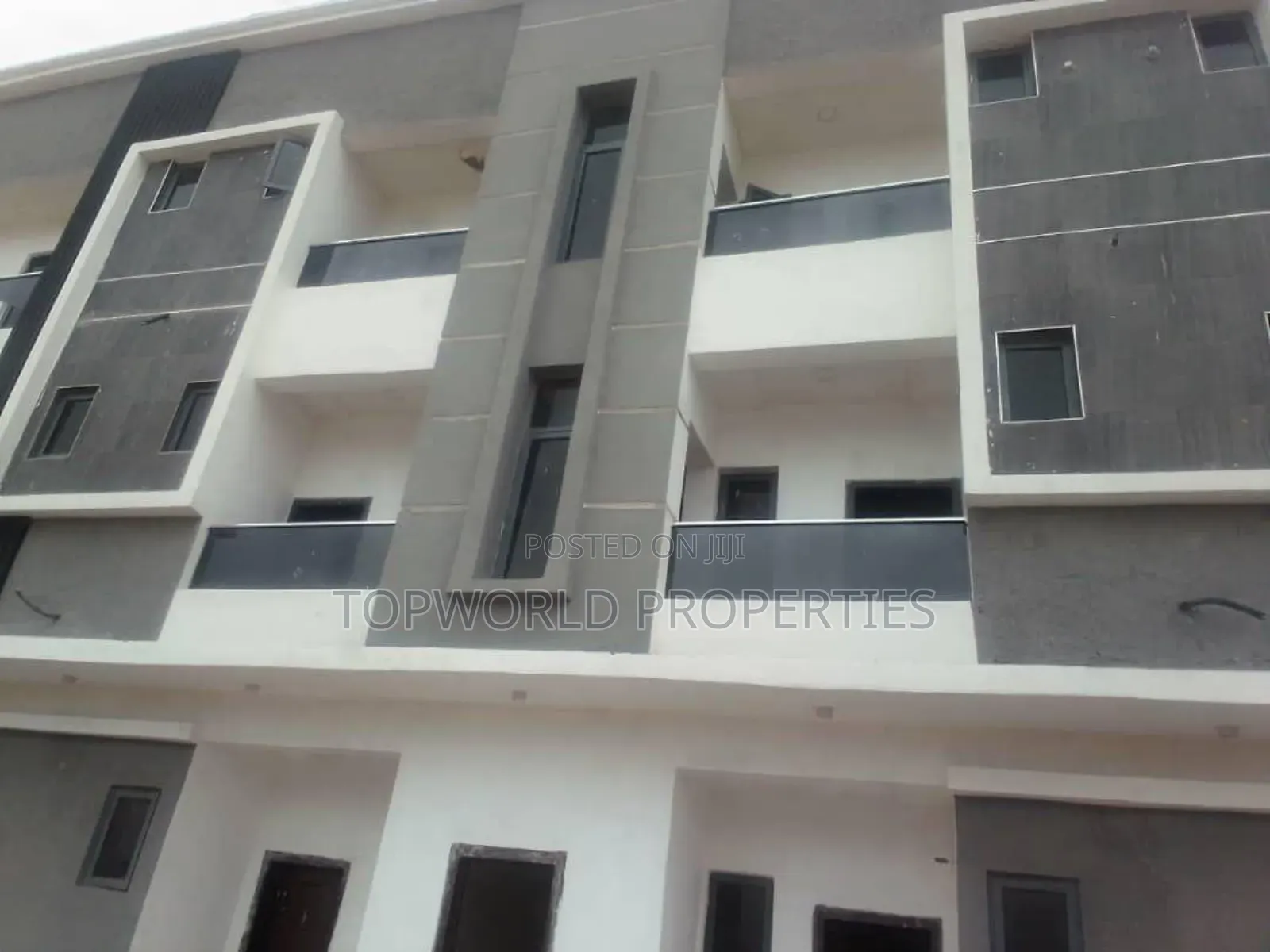 3bdrm Block of Flats in Periwinkle Estate for sale