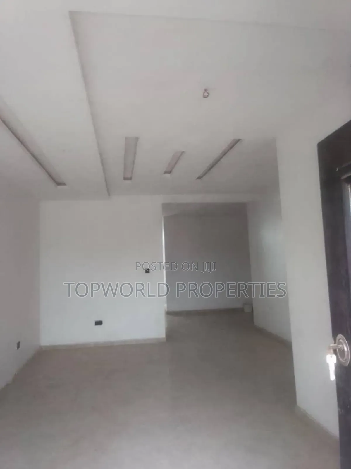 3bdrm Block of Flats in Periwinkle Estate for sale
