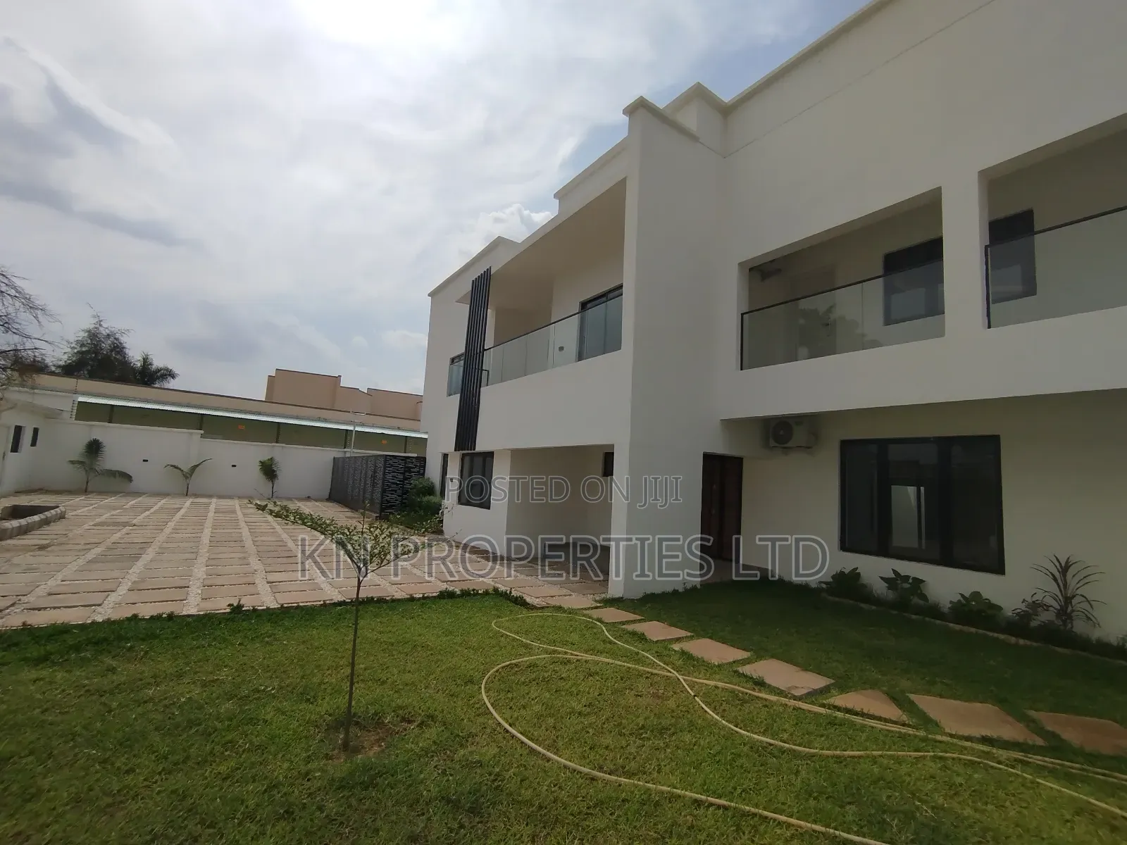 10bdrm Duplex in Asokoro for sale