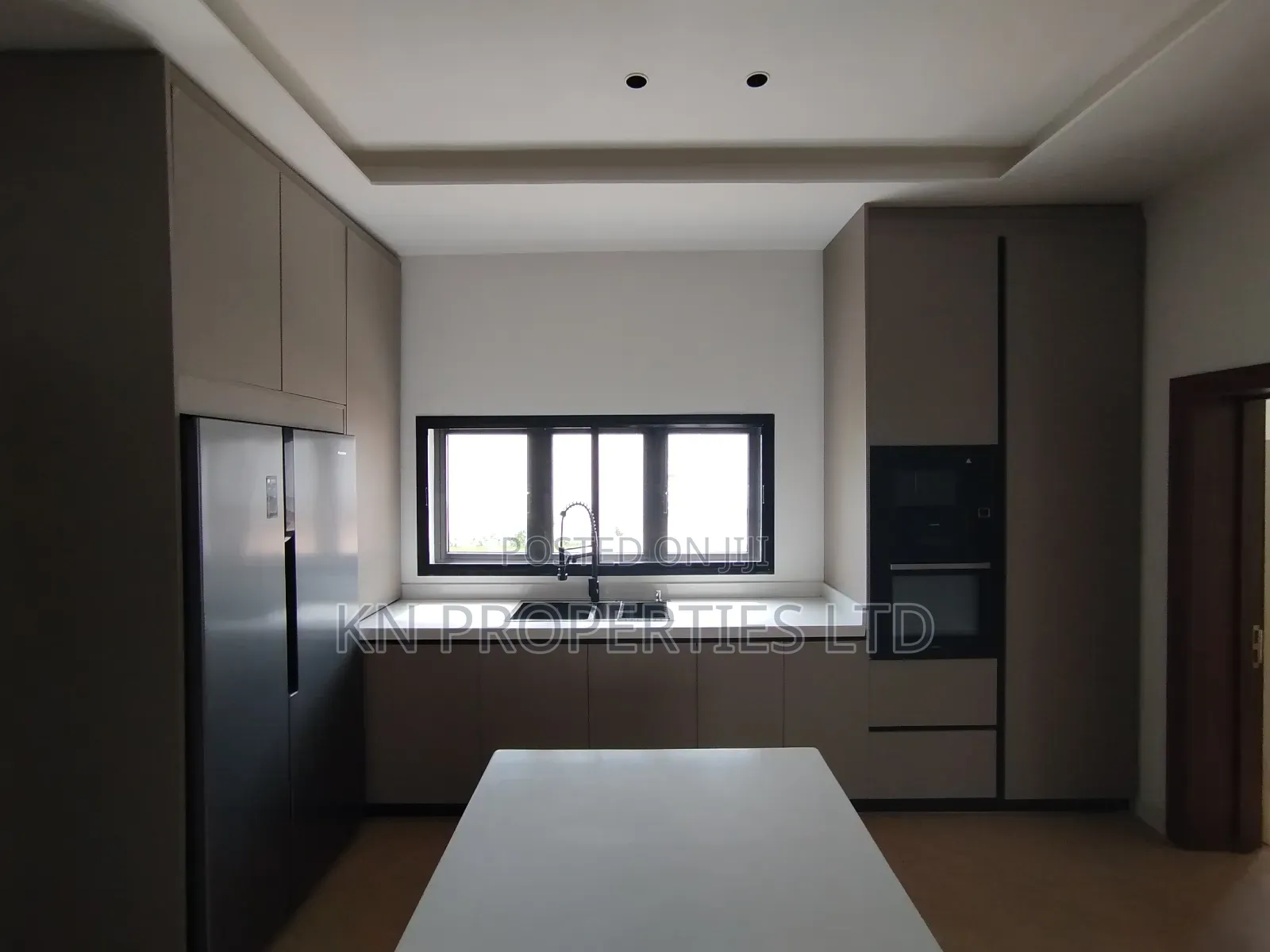 10bdrm Duplex in Asokoro for sale