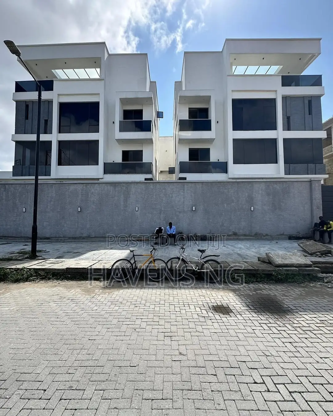 5bdrm Duplex in Lekki Phase 1 for sale
