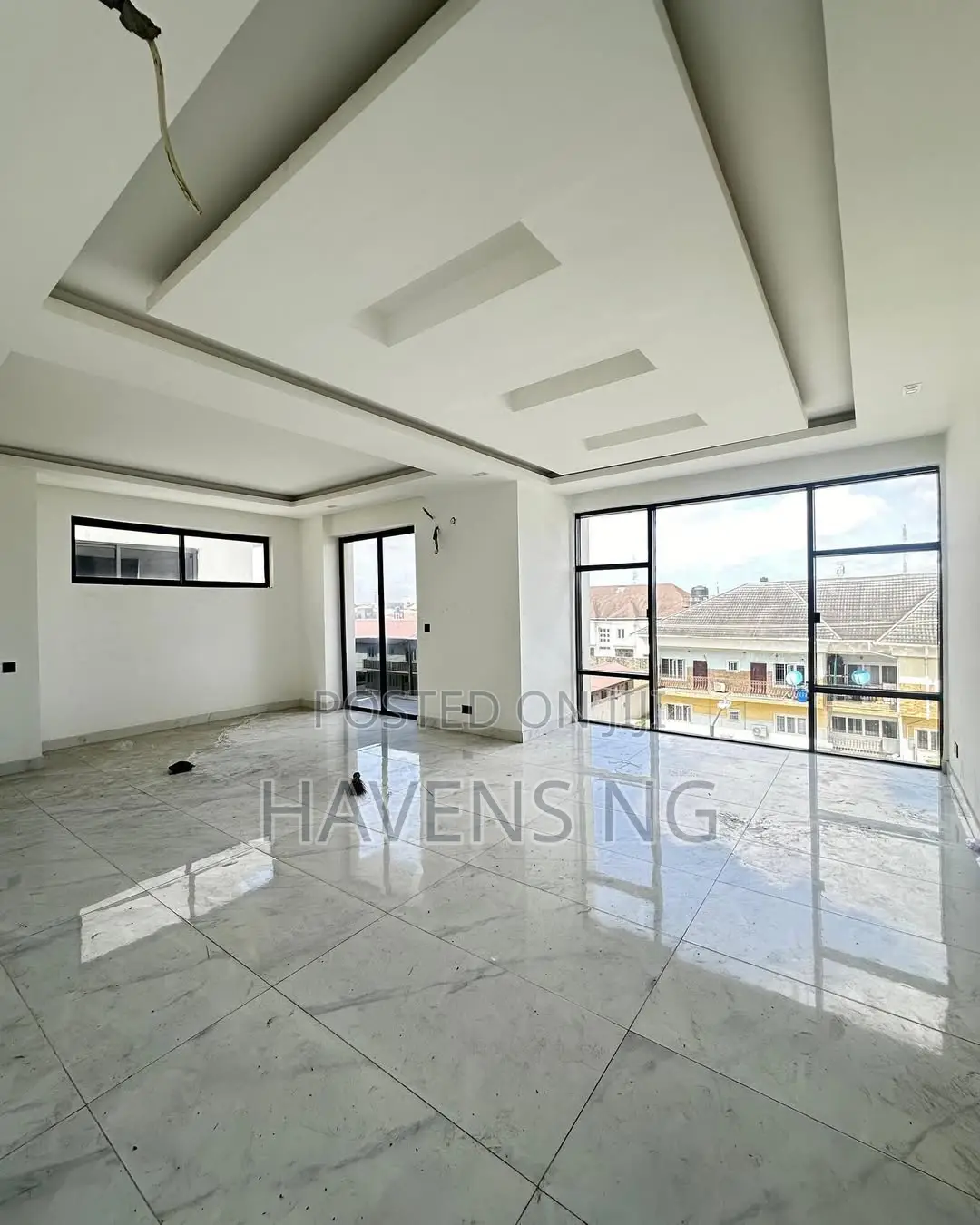 5bdrm Duplex in Lekki Phase 1 for sale