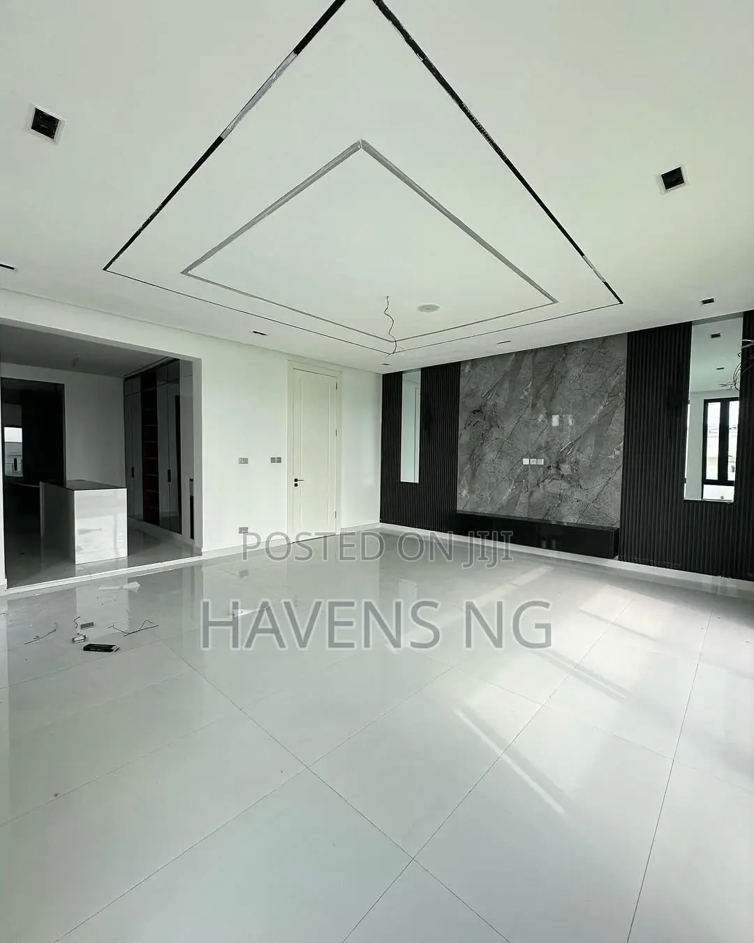 5bdrm Duplex in Osapa london for sale