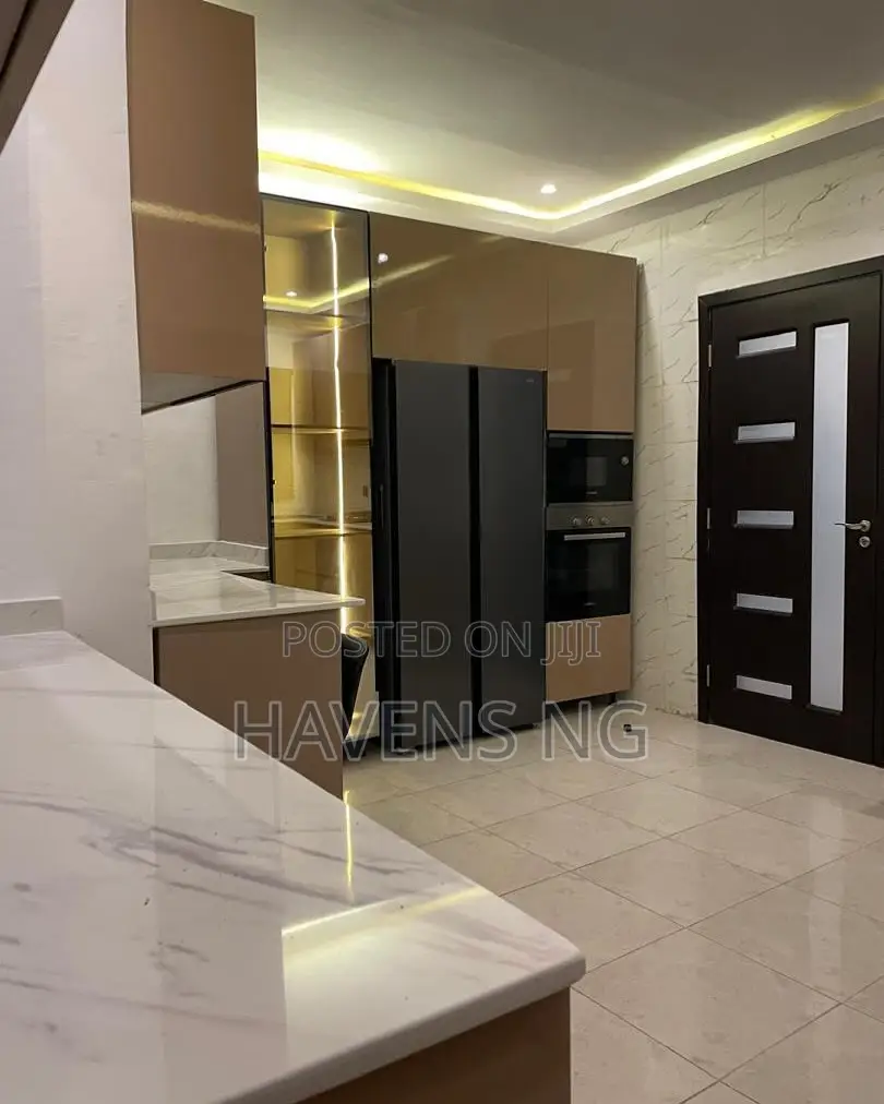 Furnished 3bdrm Duplex in Ikate for sale
