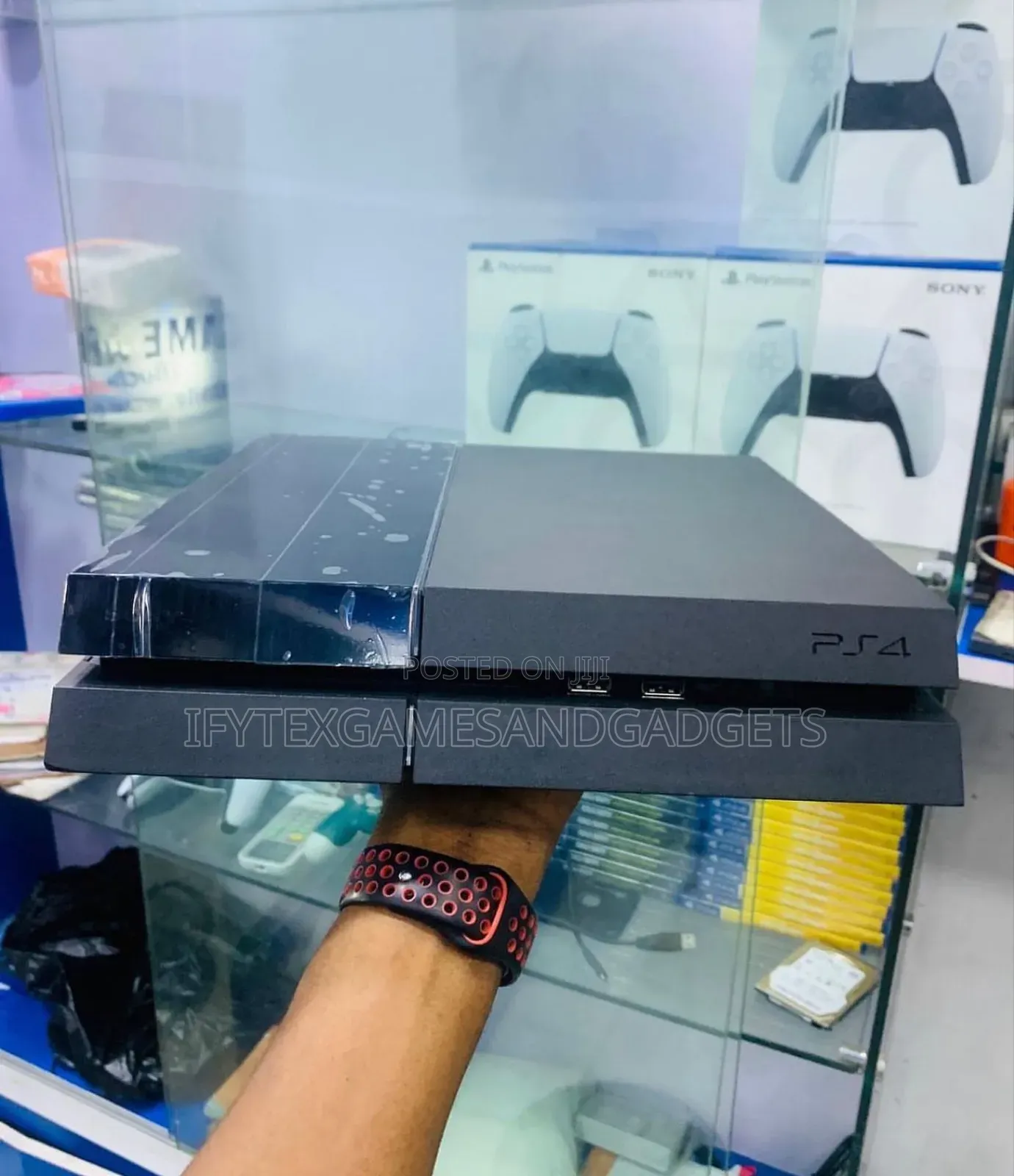 Clean London Used Normal Ps 4 With 2 Pads and 12 Games