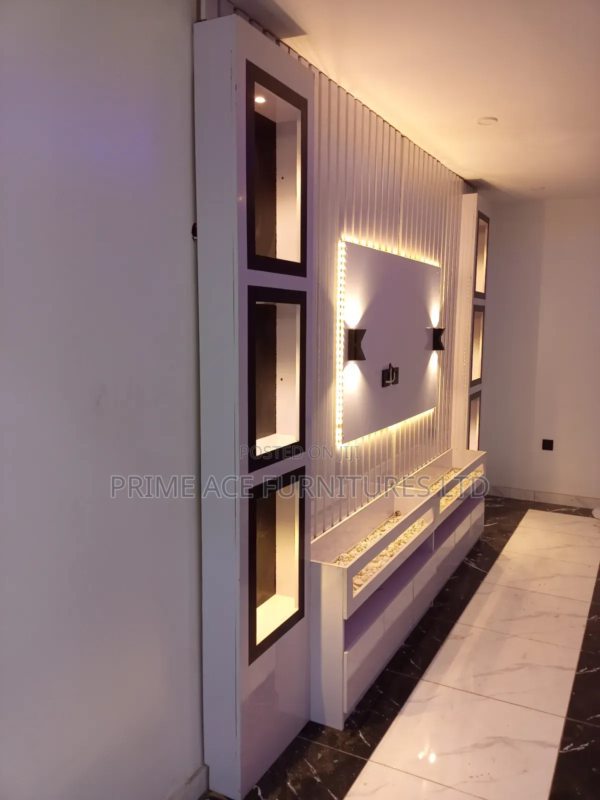 Prime Fitted Tv Console