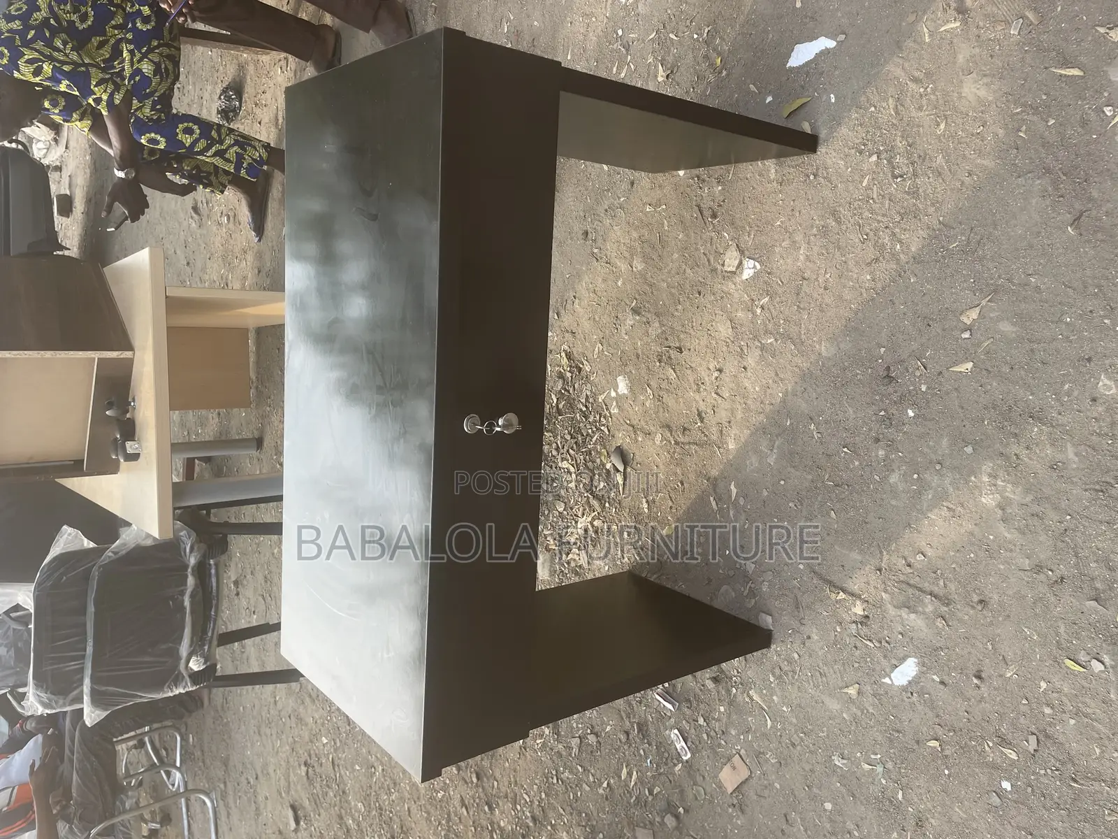 3 Feet Reading Table