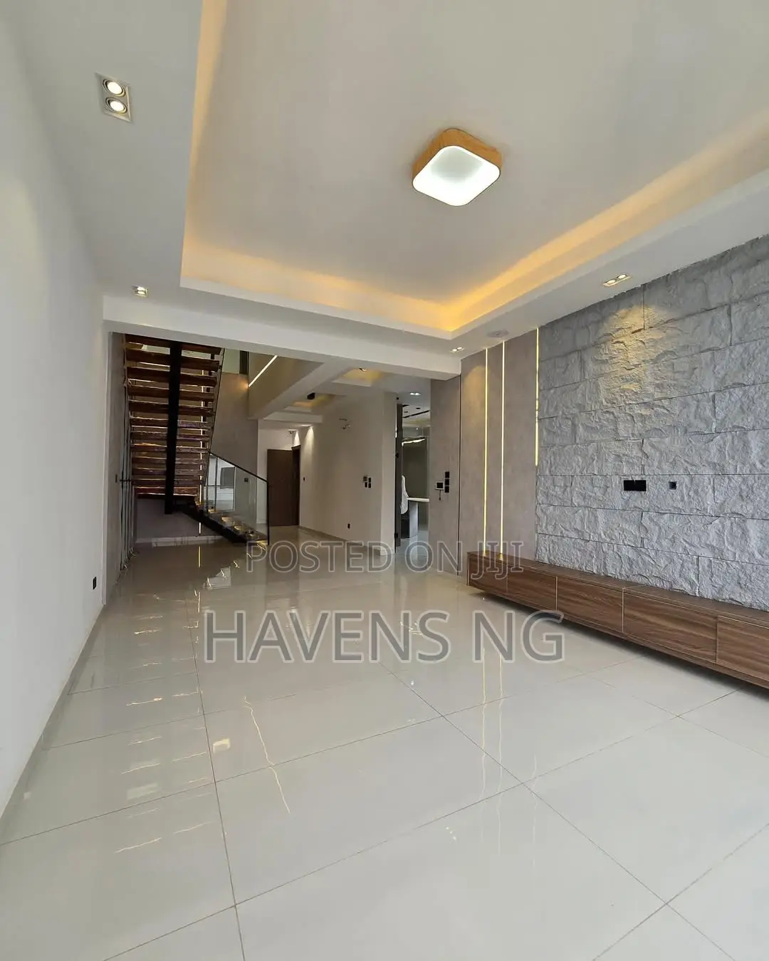 4bdrm Maisonette in Lekki Phase 1 for sale
