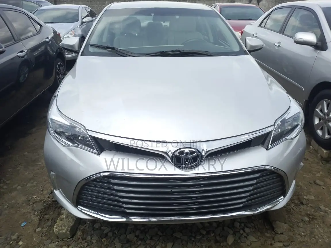 Toyota Avalon XLE Premium 4dr Sedan (3.5L 6cyl 6A) 2014 Silver