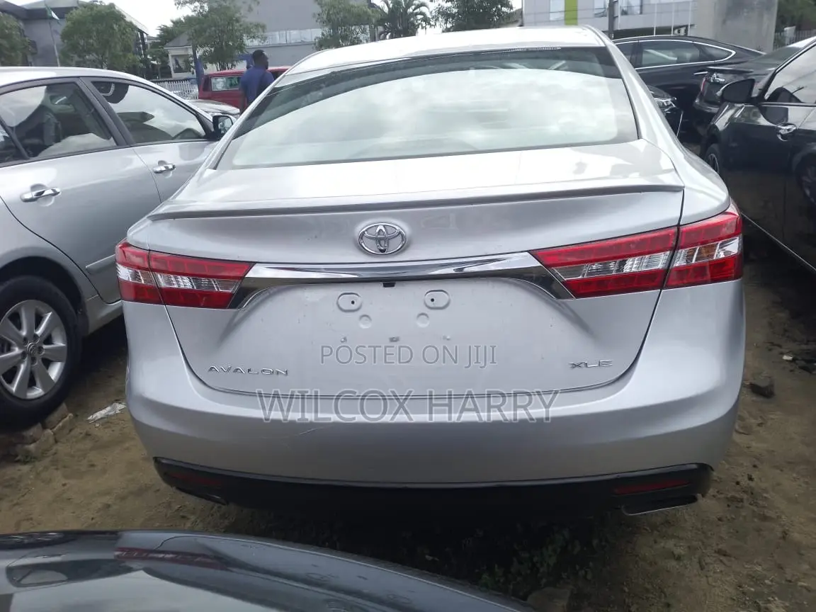 Toyota Avalon XLE Premium 4dr Sedan (3.5L 6cyl 6A) 2014 Silver