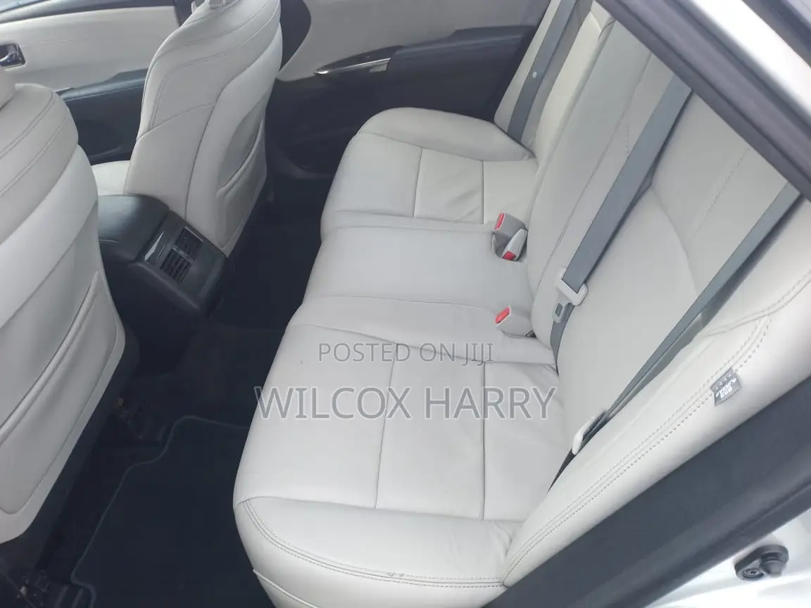 Toyota Avalon XLE Premium 4dr Sedan (3.5L 6cyl 6A) 2014 Silver