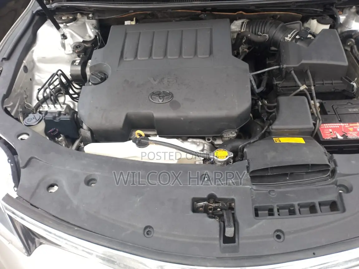 Toyota Avalon XLE Premium 4dr Sedan (3.5L 6cyl 6A) 2014 Silver