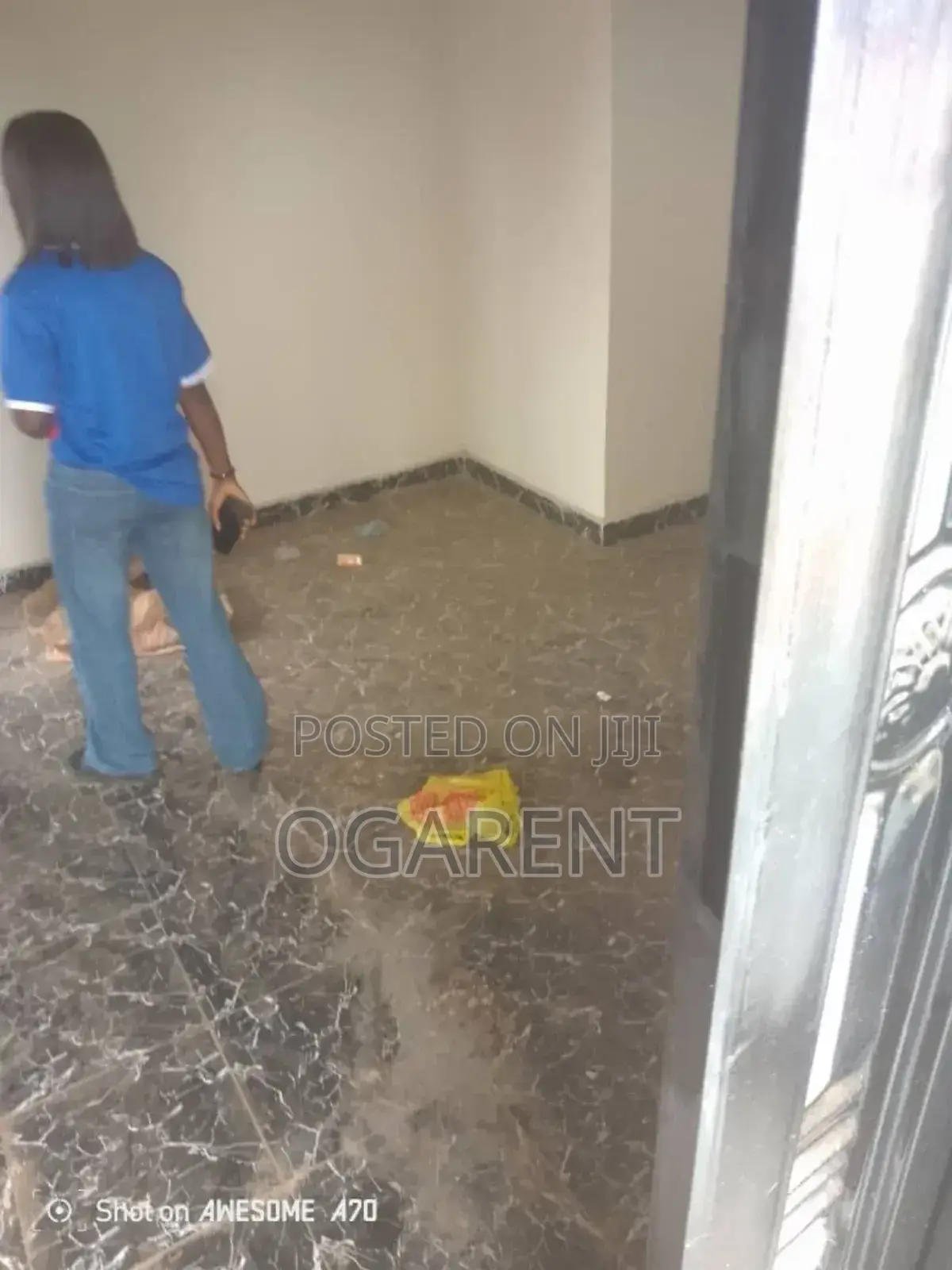 1bdrm Room & Parlour in Belosima Hotel, Benin City for rent