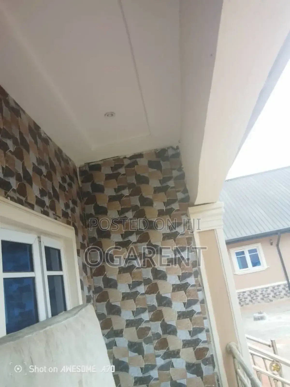 1bdrm Room & Parlour in Belosima Hotel, Benin City for rent