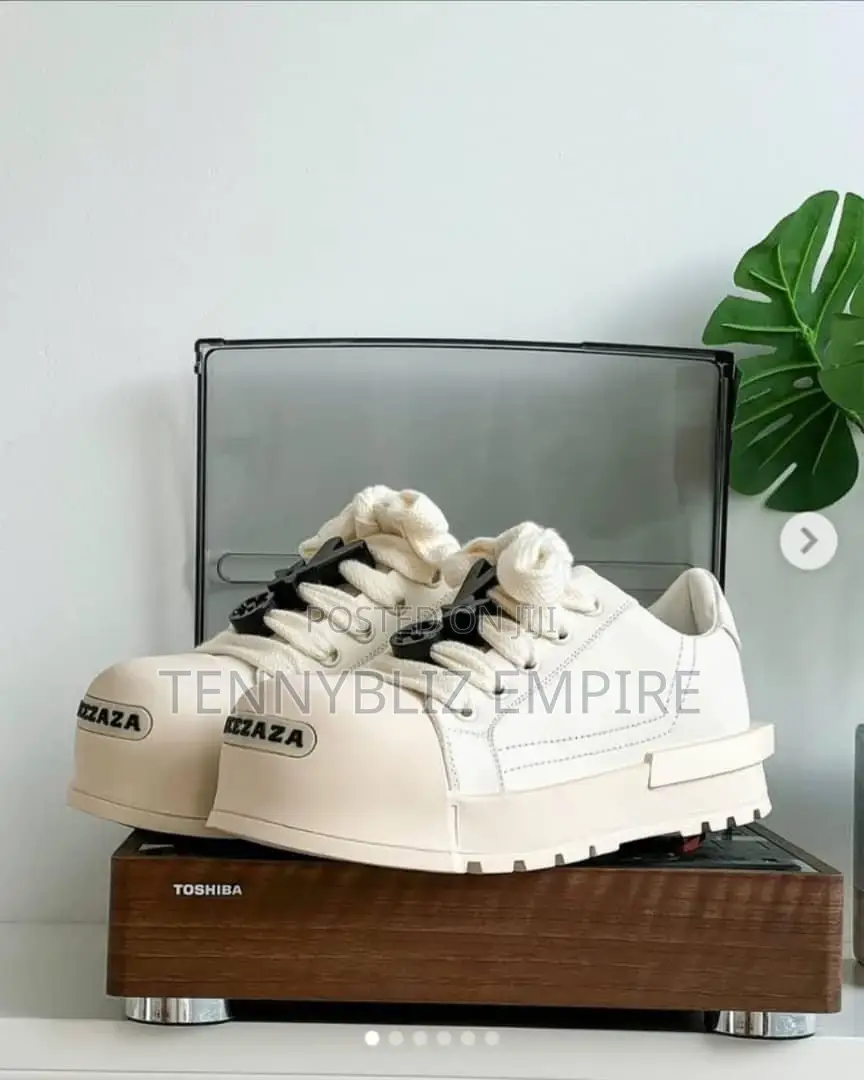 Hot Sale Qeezaza High Quality Luxury Italian Sneakers