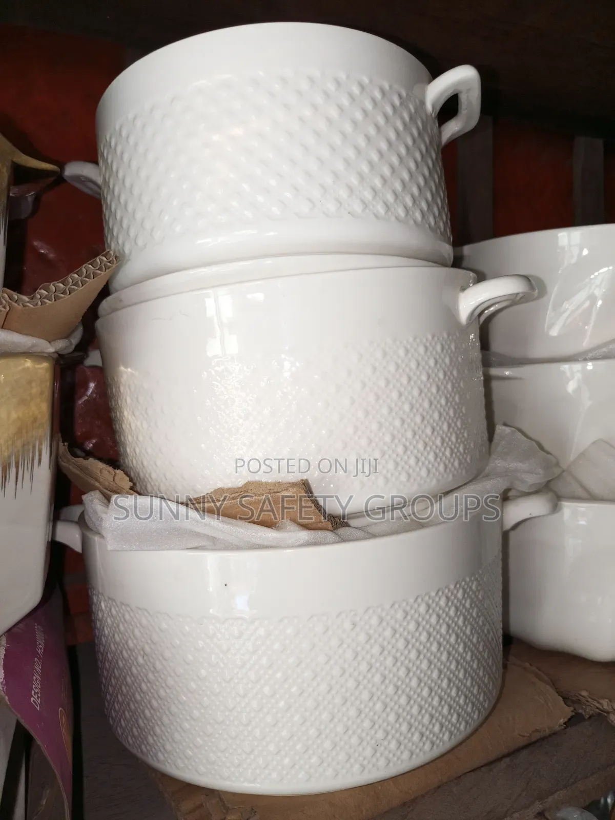 Kitchen Cookware and Dishes