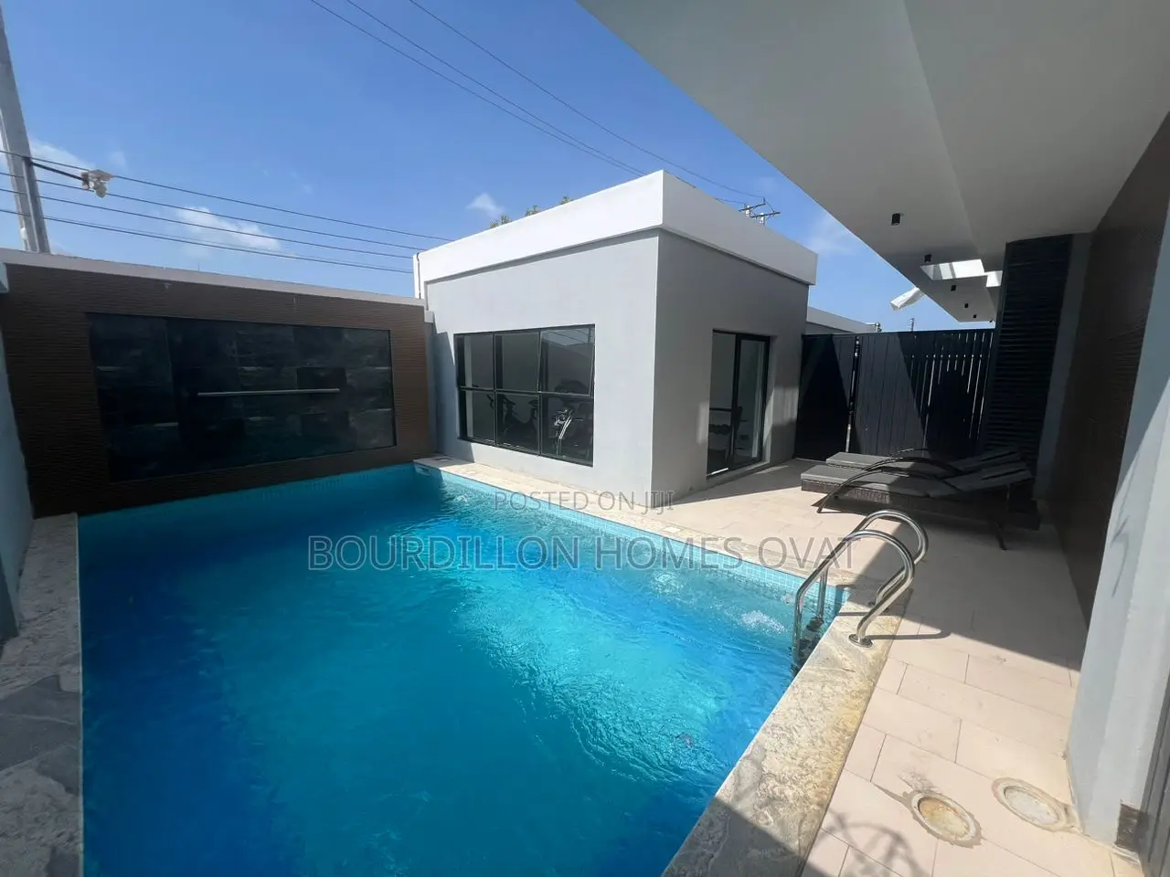 3bdrm Apartment in Lekki Phase 1 for sale