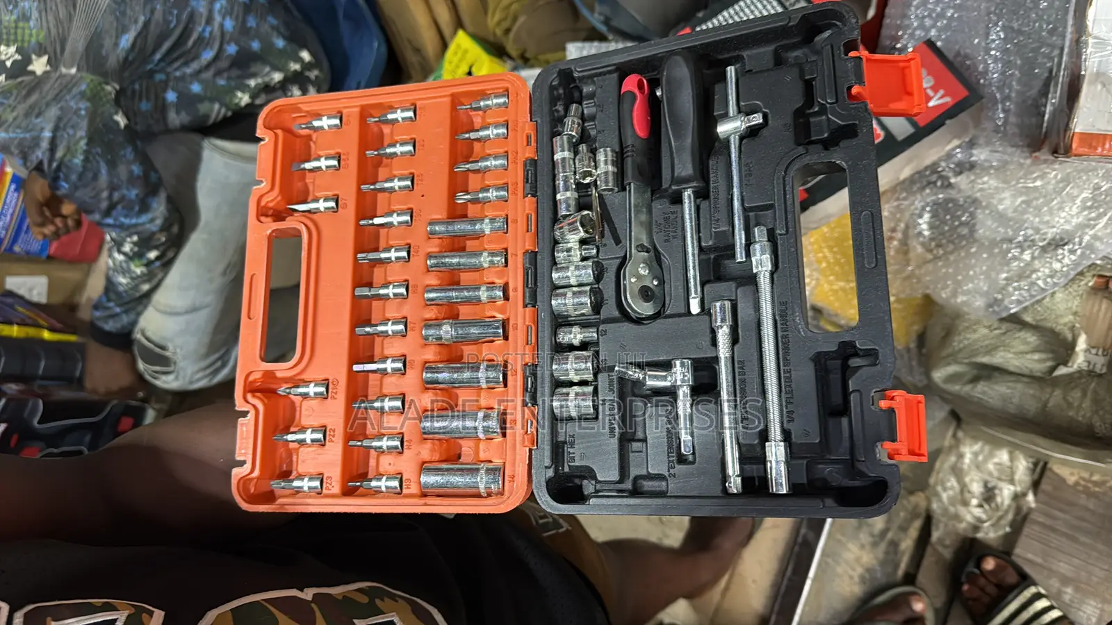 53-piece 1/4 Inch Metric Ratchet Socket Wrench Set Drive