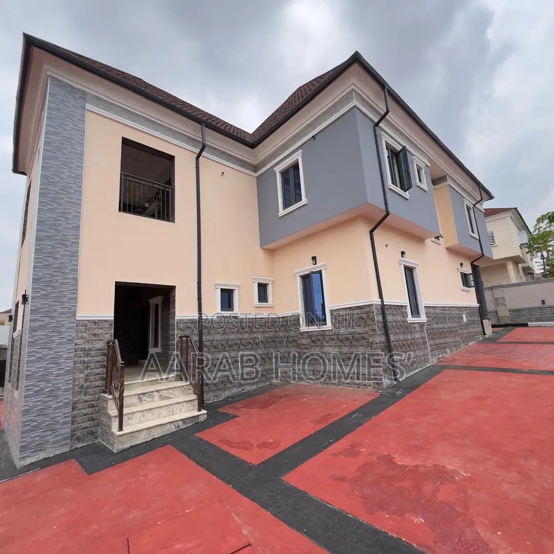 5bdrm Duplex in Gwarinpa for sale