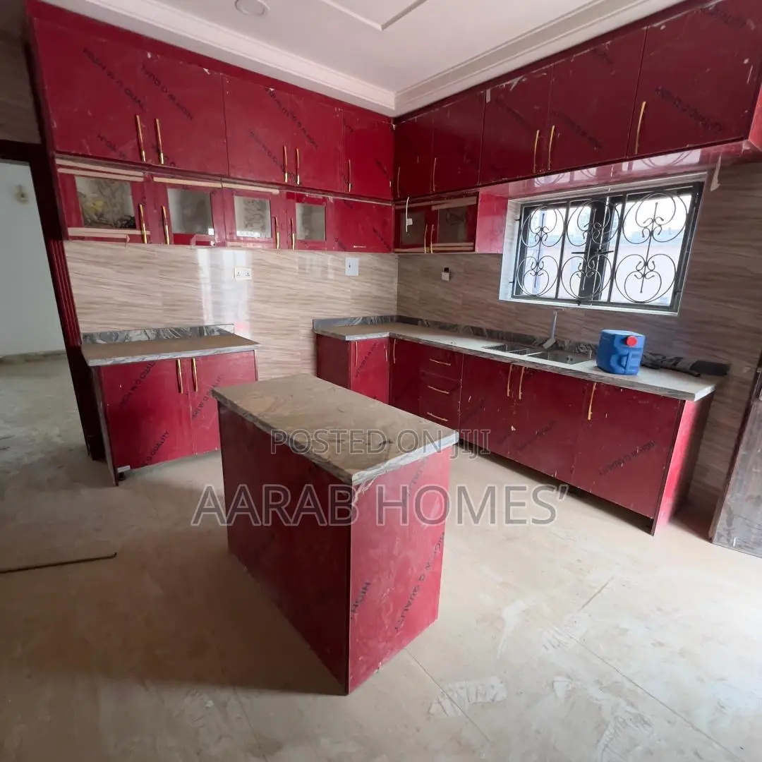5bdrm Duplex in Gwarinpa for sale