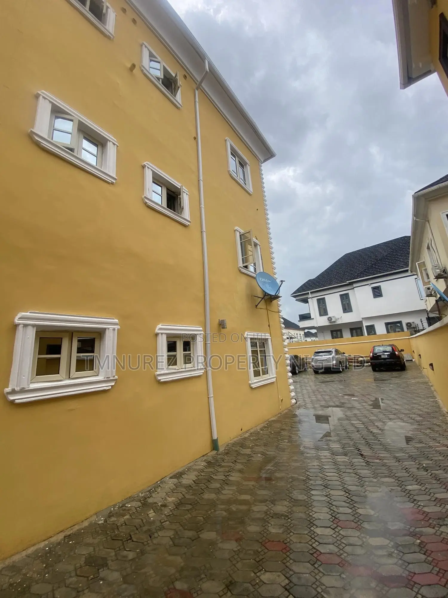 3bdrm Apartment in Chevron, Lekki for rent