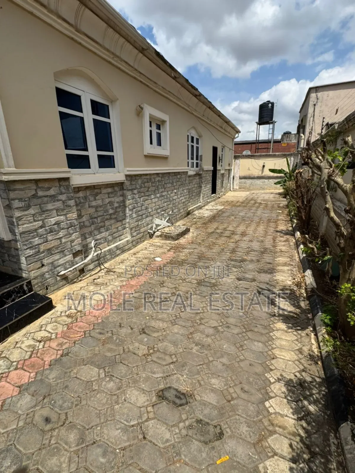 Furnished 4bdrm Bungalow in Governor'S Rd, Governors Road for sale