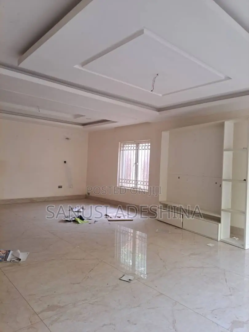6bdrm Duplex in Katampe for sale