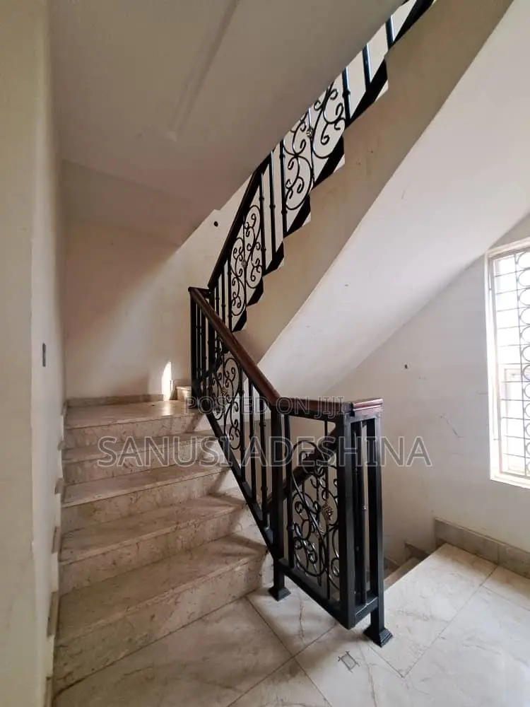 6bdrm Duplex in Katampe for sale