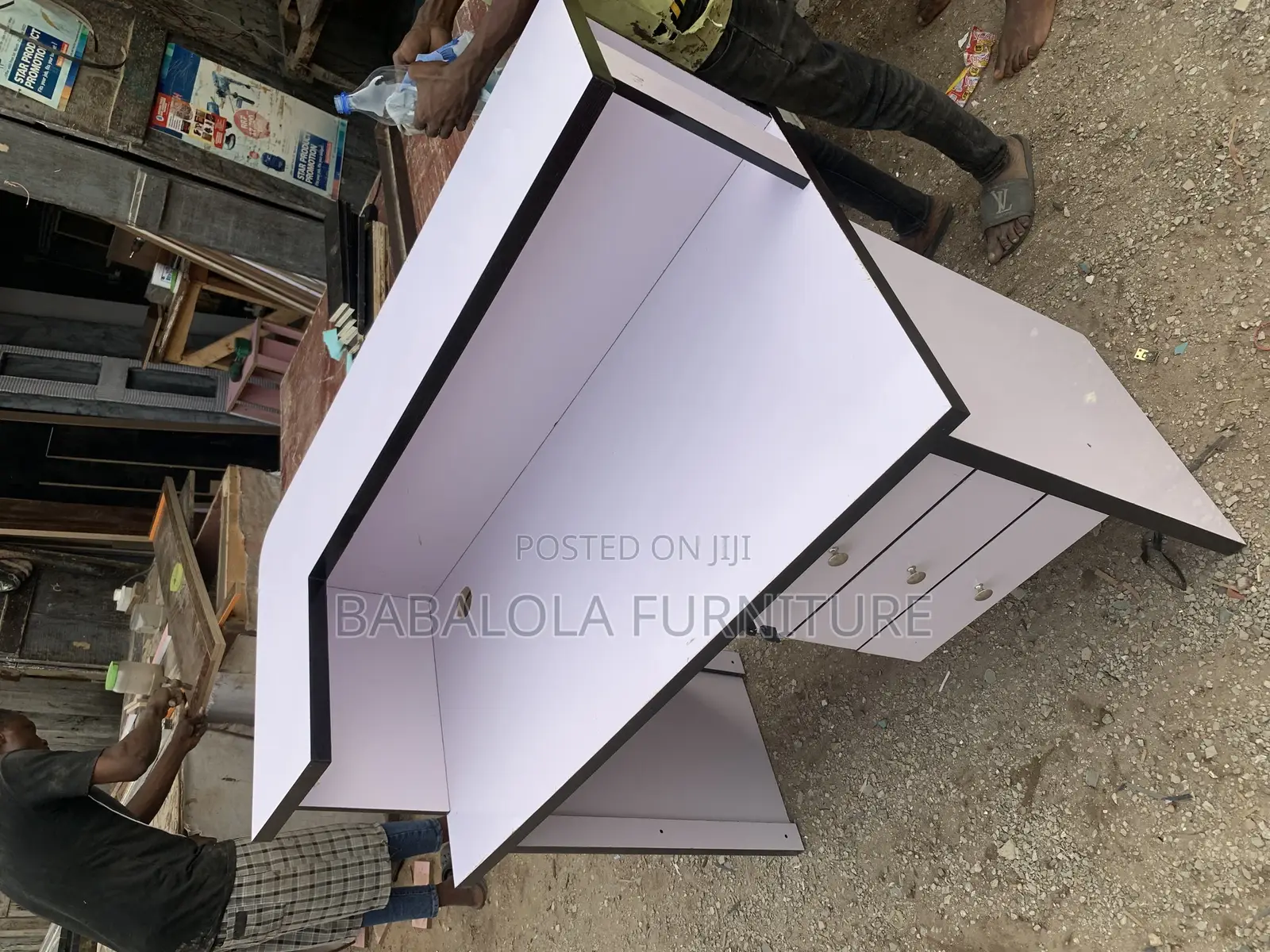 4 Feet Receptionist Table