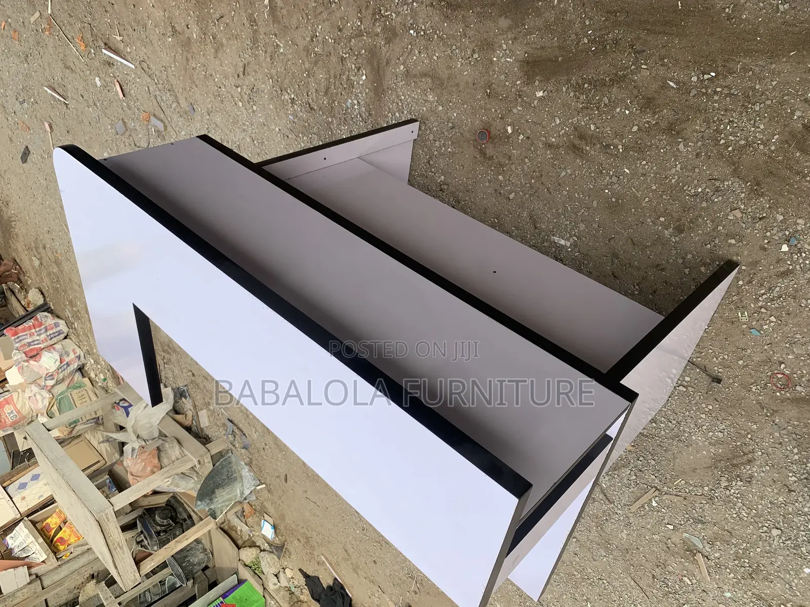 4 Feet Receptionist Table