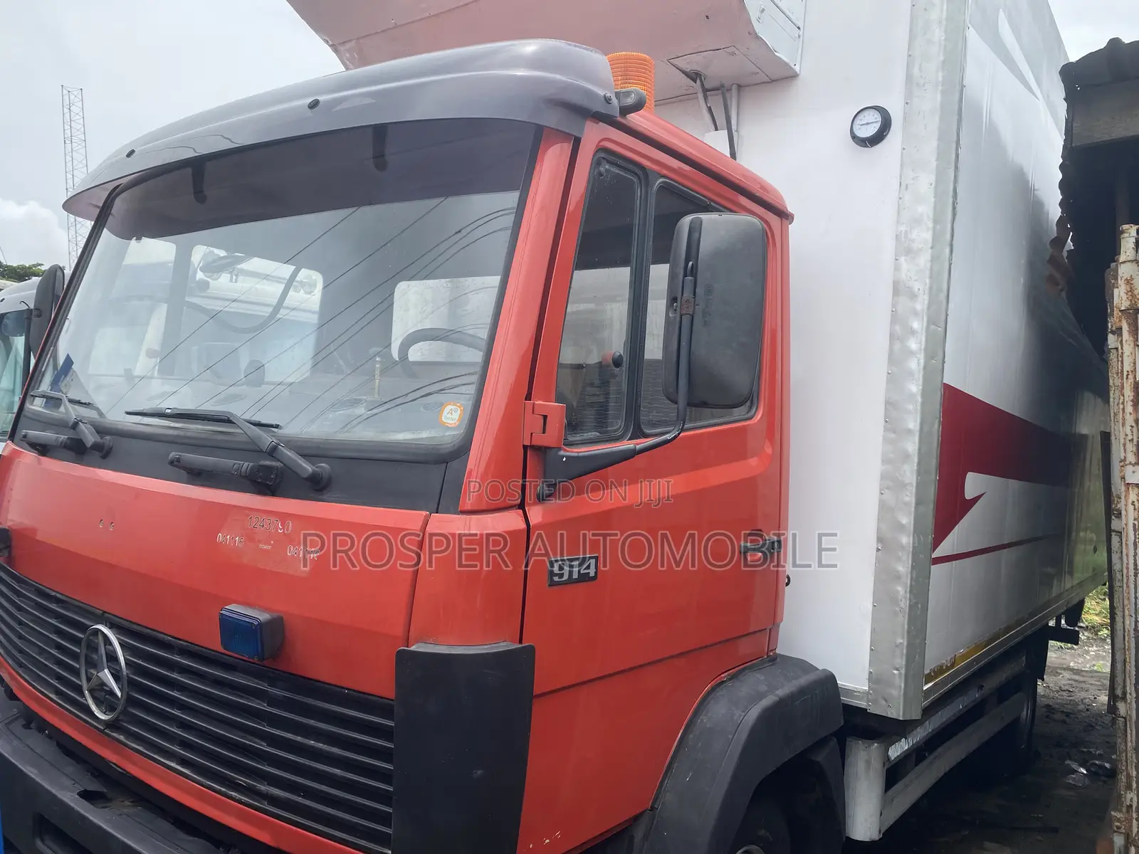 Mercedes Benz Cooling Van Truck 914