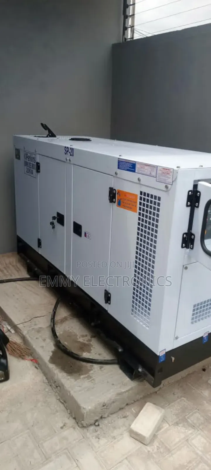 Sp20kva Perkins Diesel Soundproof Generator 2years Wty