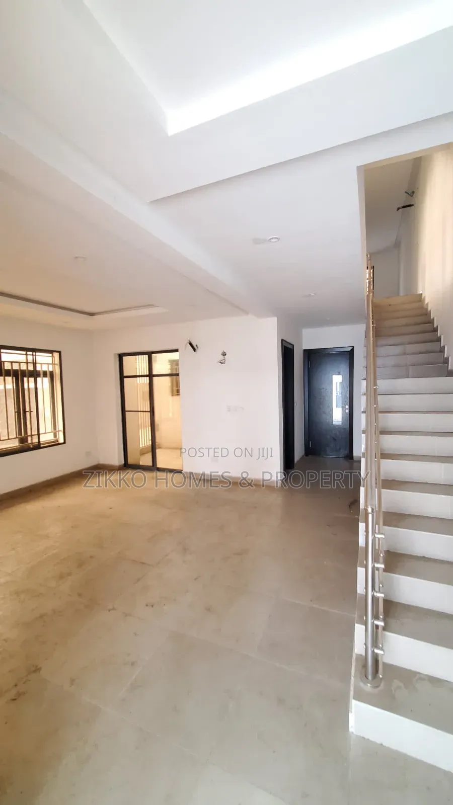 3bdrm Townhouse/Terrace in Chevron Estate, Lekki for sale