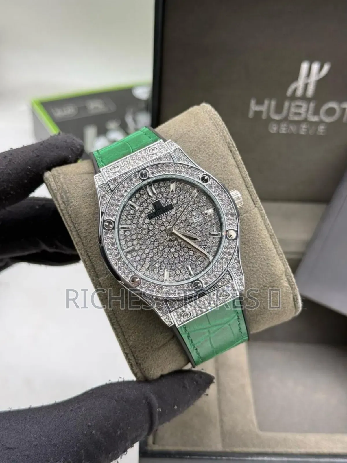 High Quality Hublot Full Stone Case Leather Watch