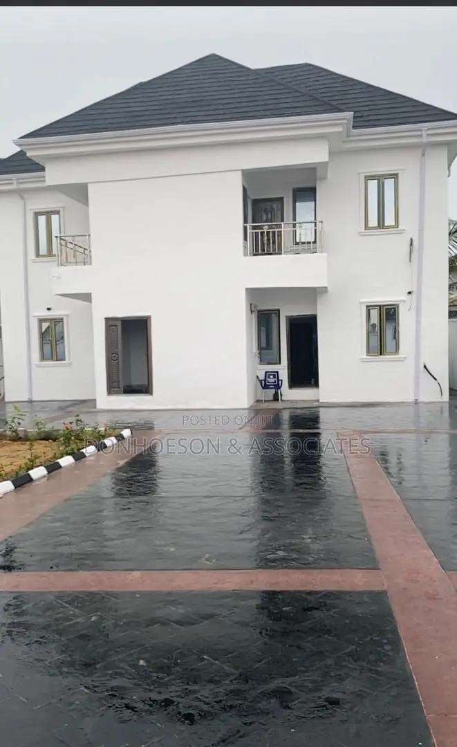 2bdrm Block of Flats in Lekki, Ibeju for sale