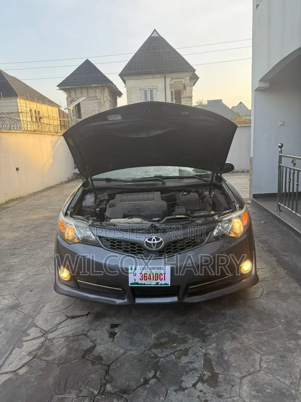 Toyota Camry SE 4dr Sedan (2.5L 4cyl 6A) 2013 Gray