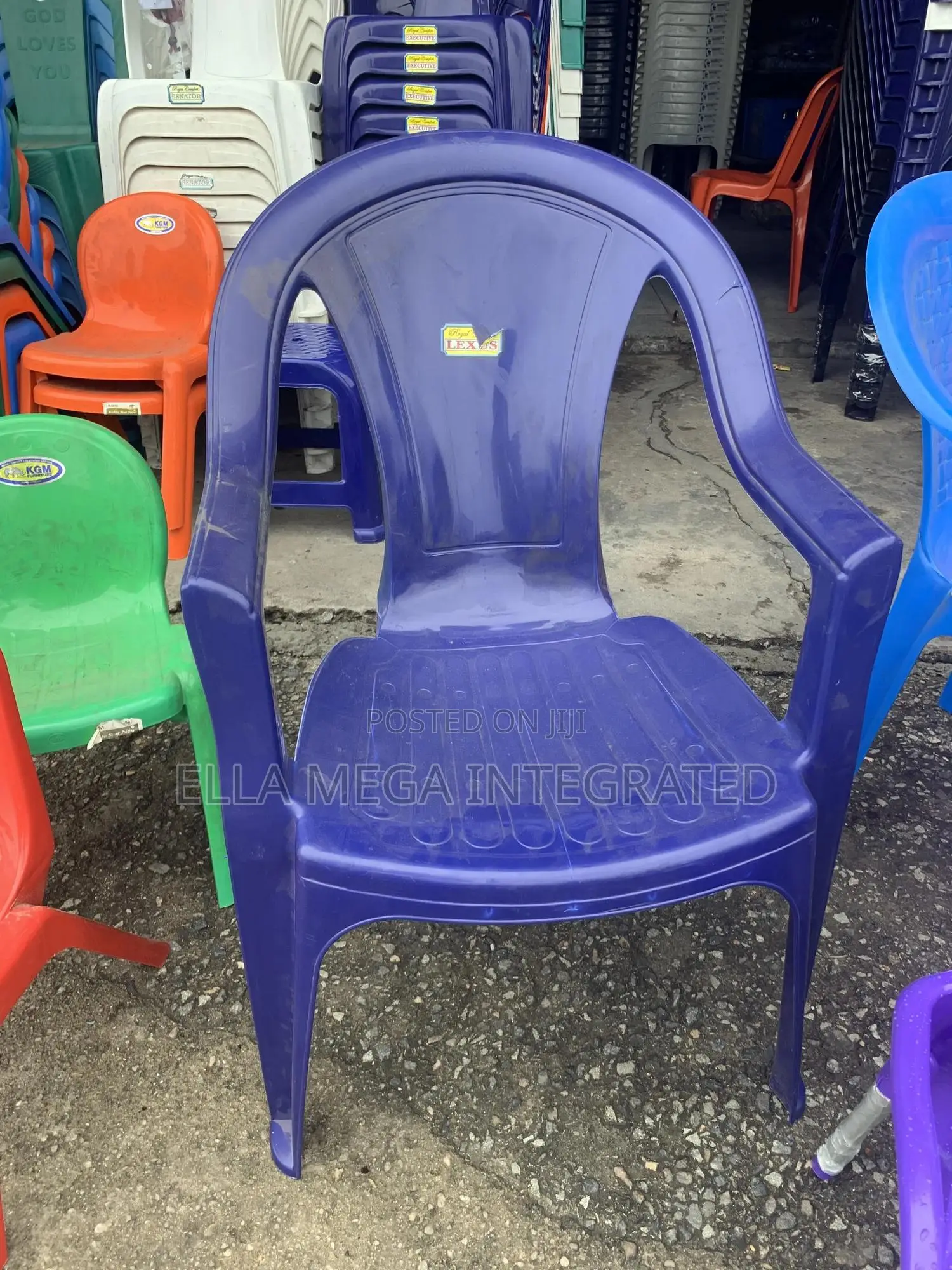 Plastic Chair With Arm Rest