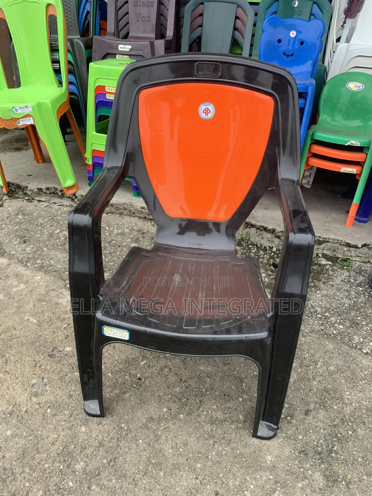 Plastic Chair Majesty Comfort
