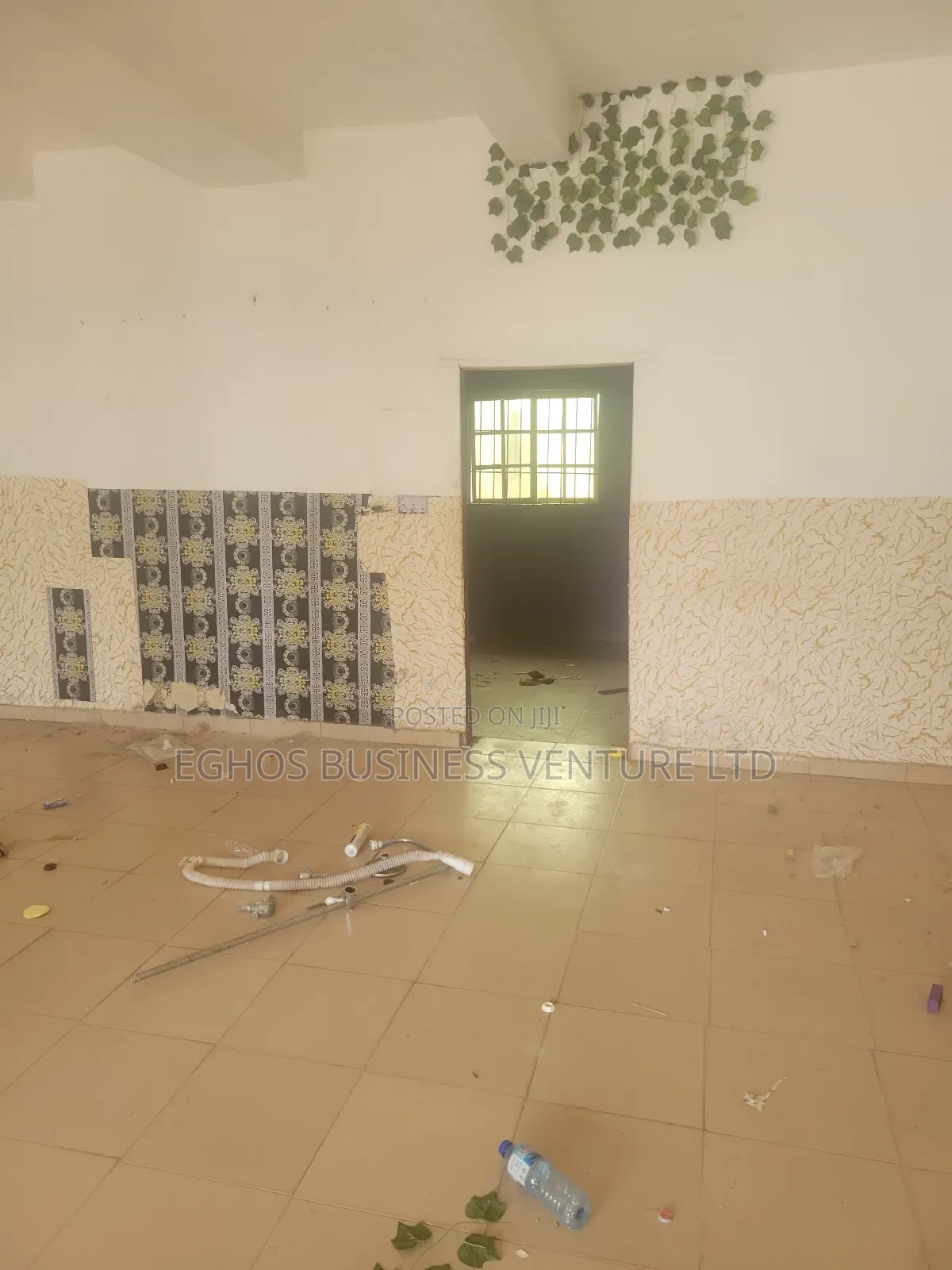 Warehouse Along Stadium for Rent