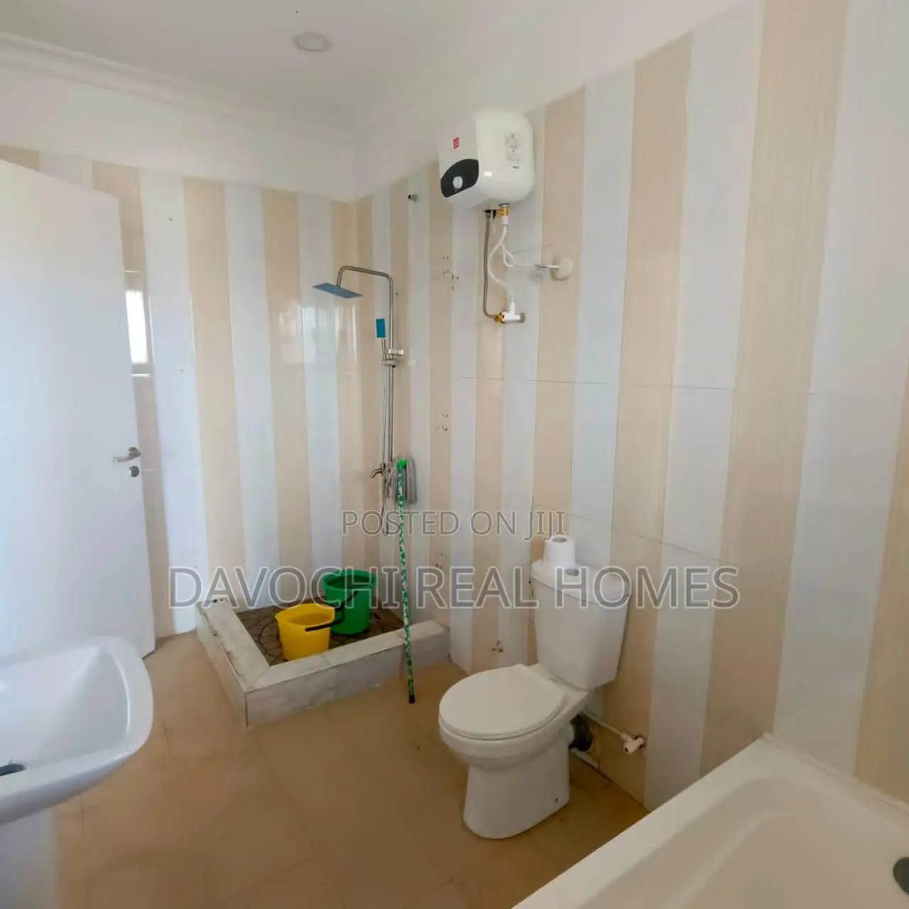 Furnished 4bdrm Duplex in Off Freedom Way, for rent