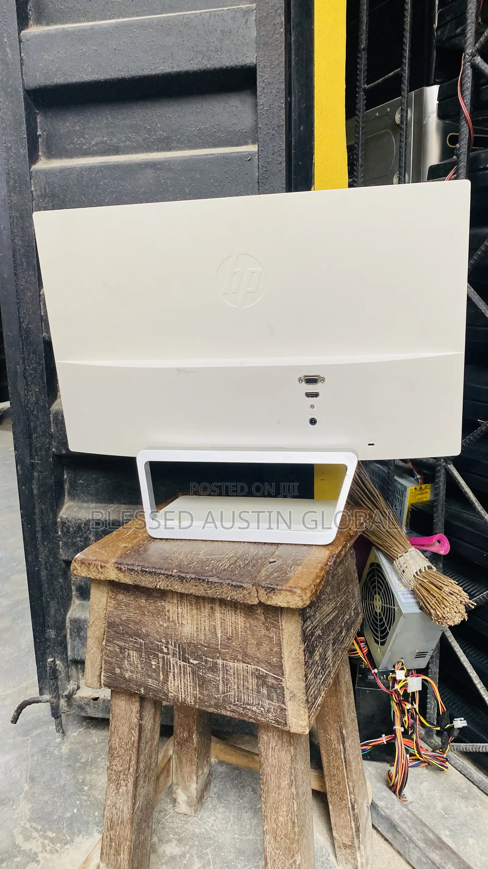 22 Inches Frameless Monitor