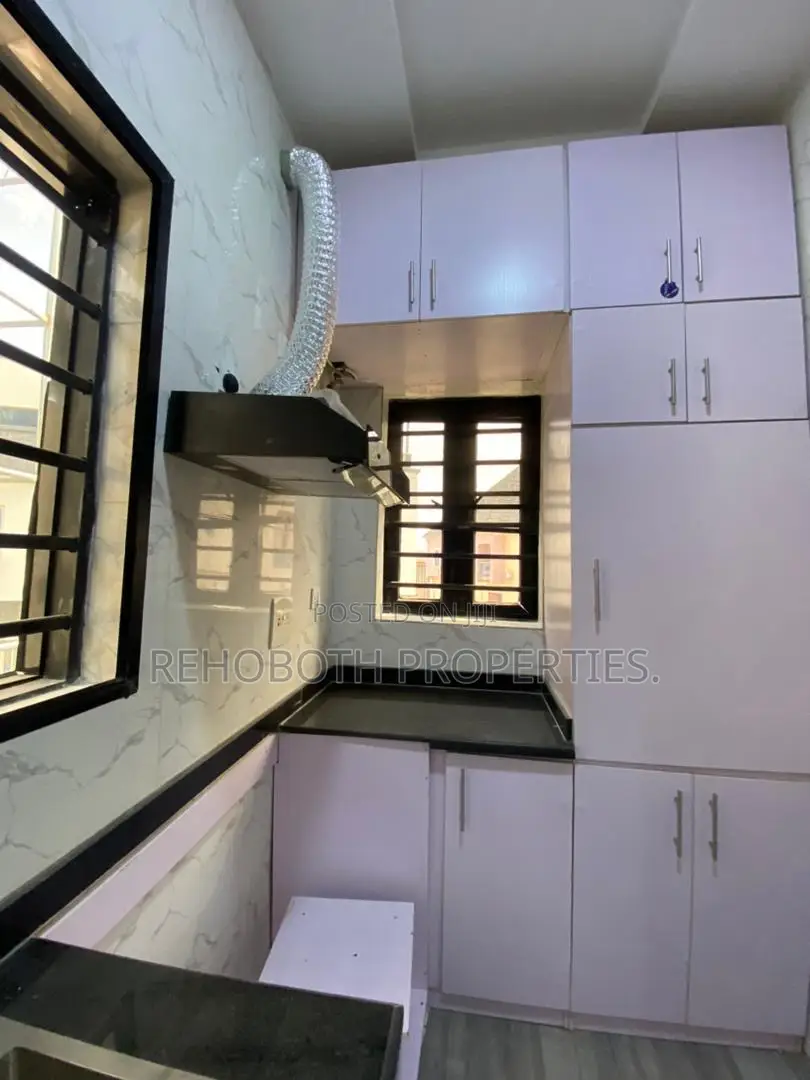 3bdrm Duplex in Kolapo Ishola, Ibadan for rent