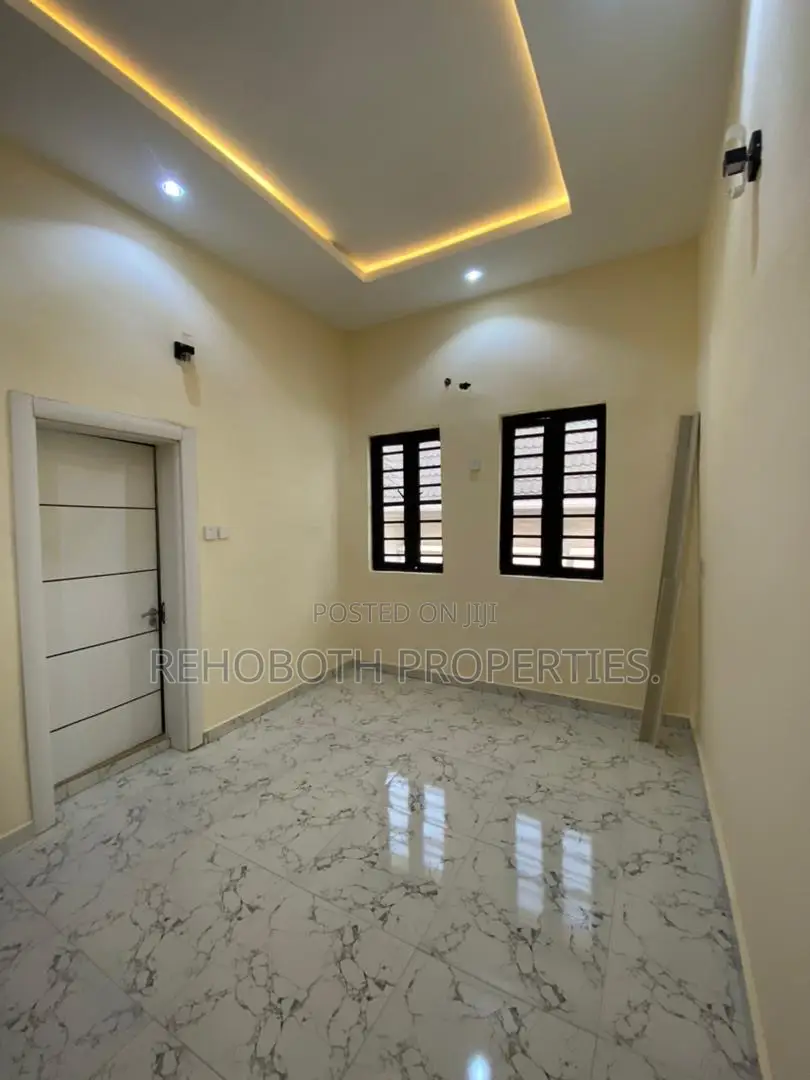 3bdrm Duplex in Kolapo Ishola, Ibadan for rent