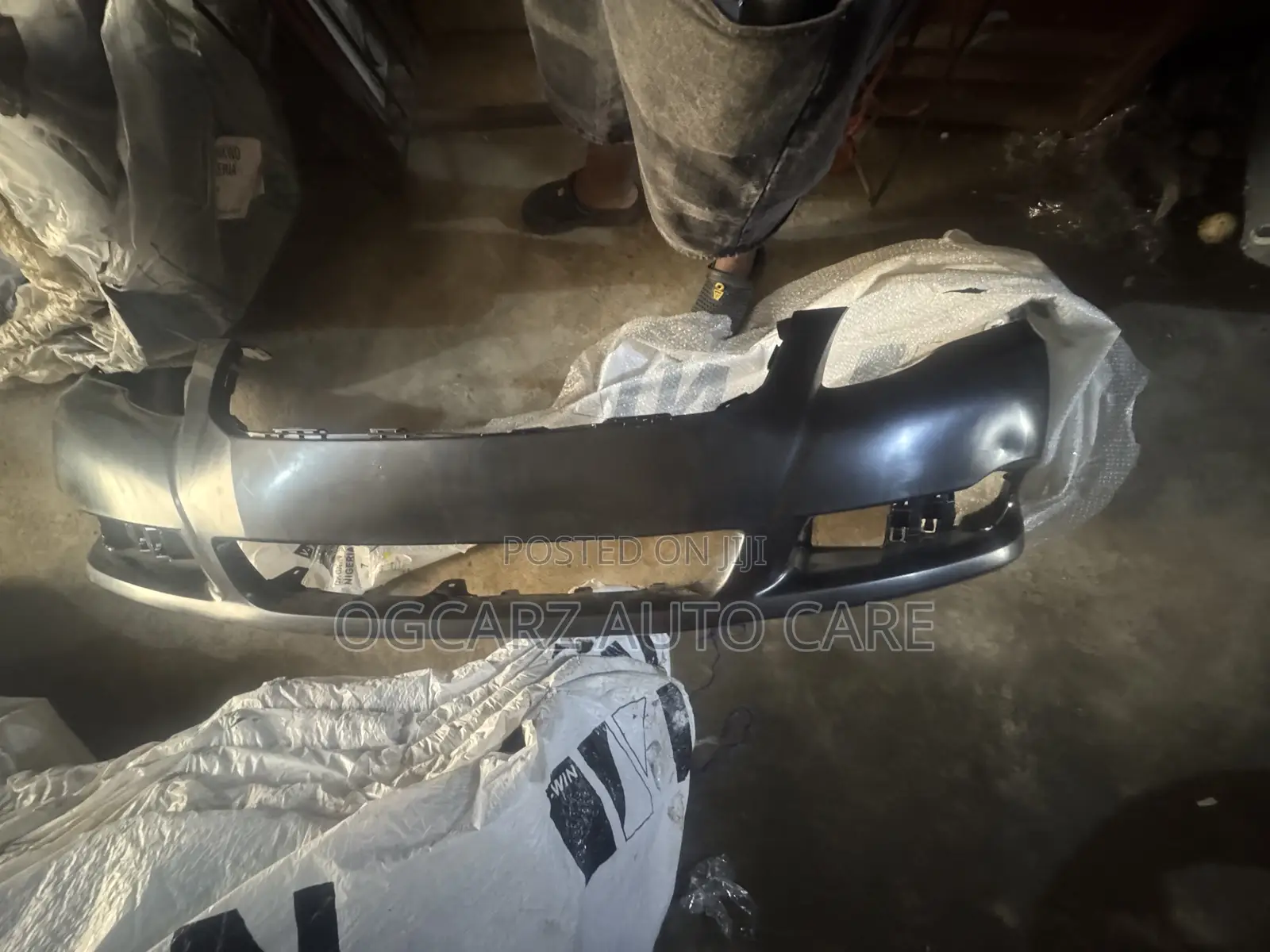 Front Bumper Avalon 2008 / 2010 Available