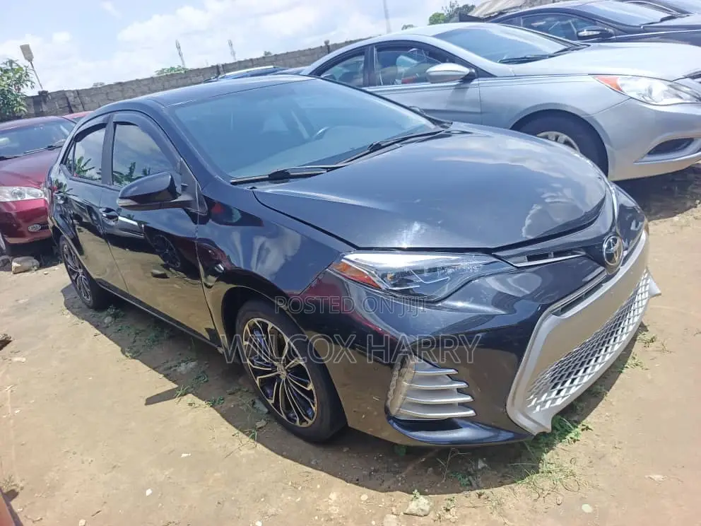 Toyota Corolla LE Premium 4dr Sedan (1.8L 4cyl CVT) 2015 Black