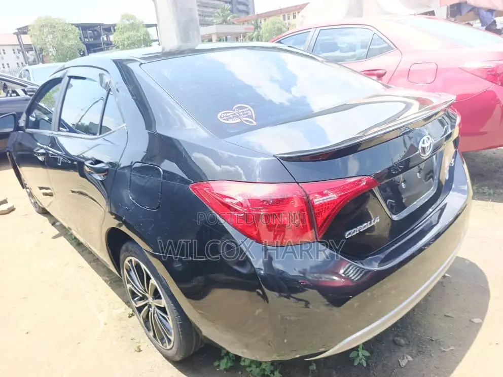 Toyota Corolla LE Premium 4dr Sedan (1.8L 4cyl CVT) 2015 Black